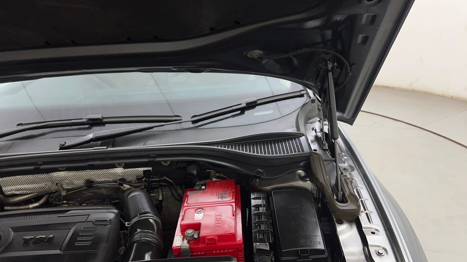 Used 2018 Skoda Superb L&K TSI AT Petrol Automatic engine ENGINE LEFT SIDE HINGE & APRON VIEW