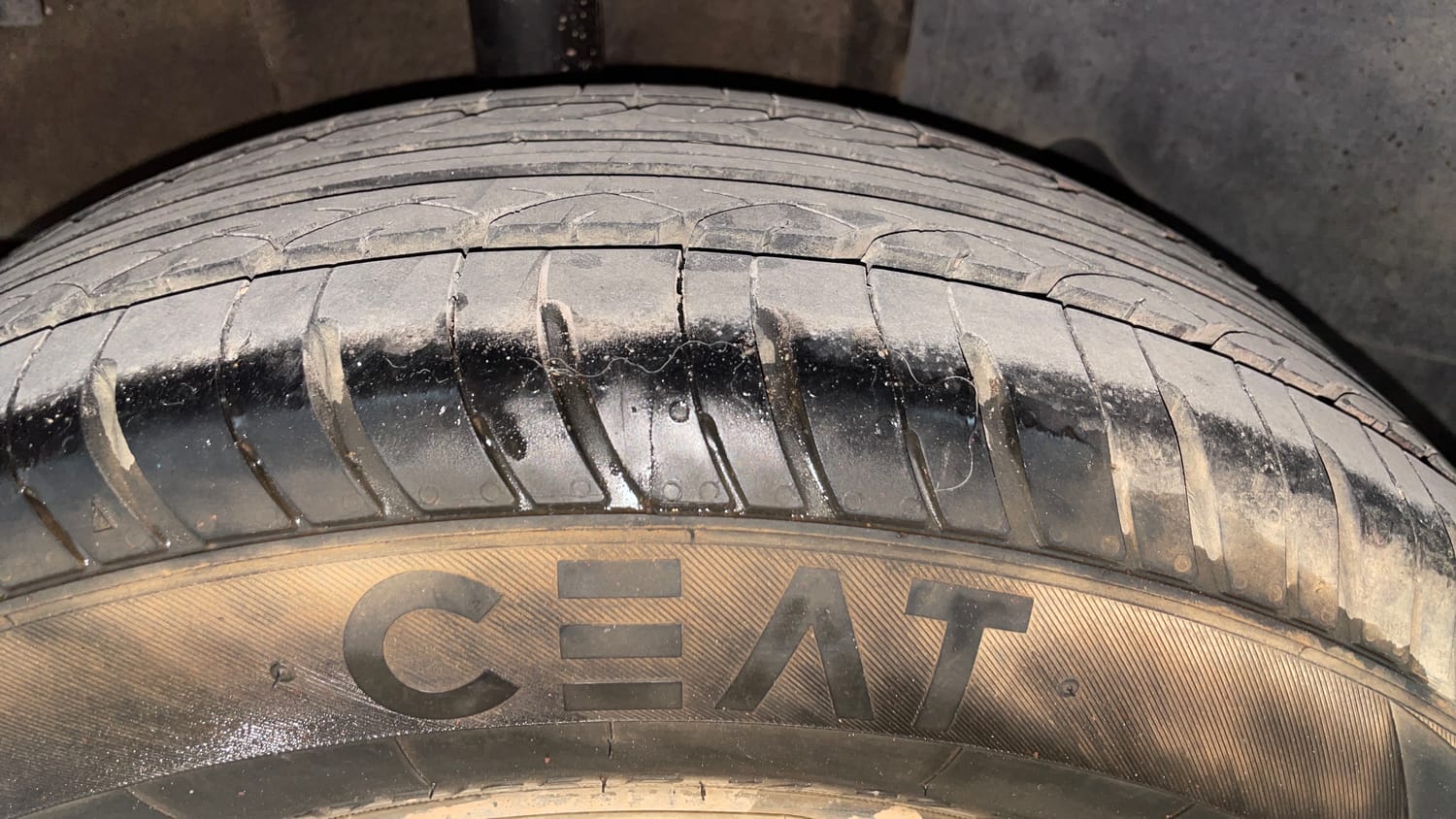 Used 2017 Tata Tiago Revotron XT Petrol Manual tyres RIGHT REAR TYRE TREAD VIEW