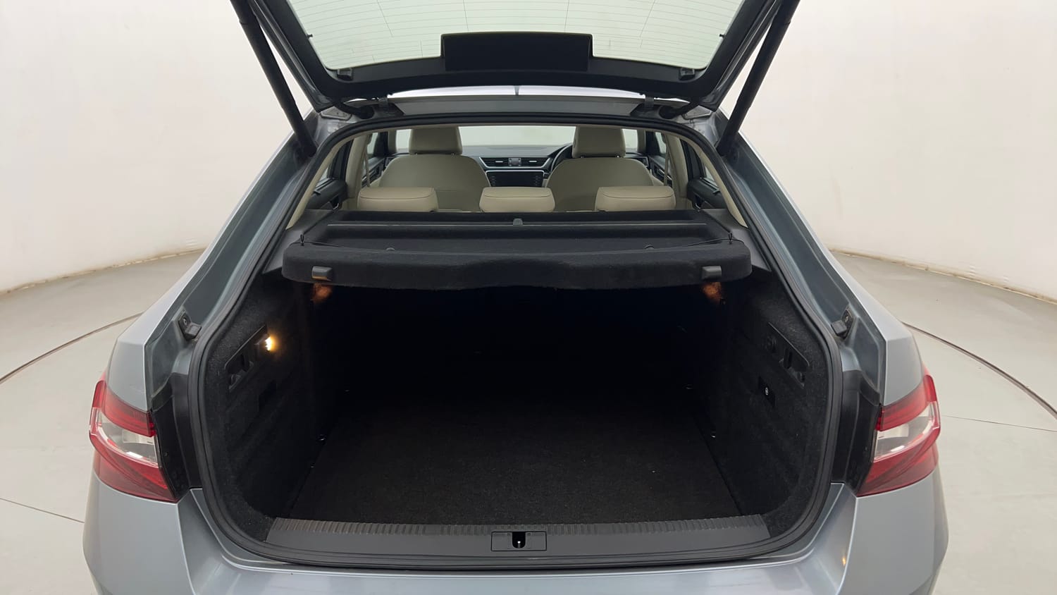 Used 2018 Skoda Superb L&K TSI AT Petrol Automatic interior DICKY INSIDE VIEW