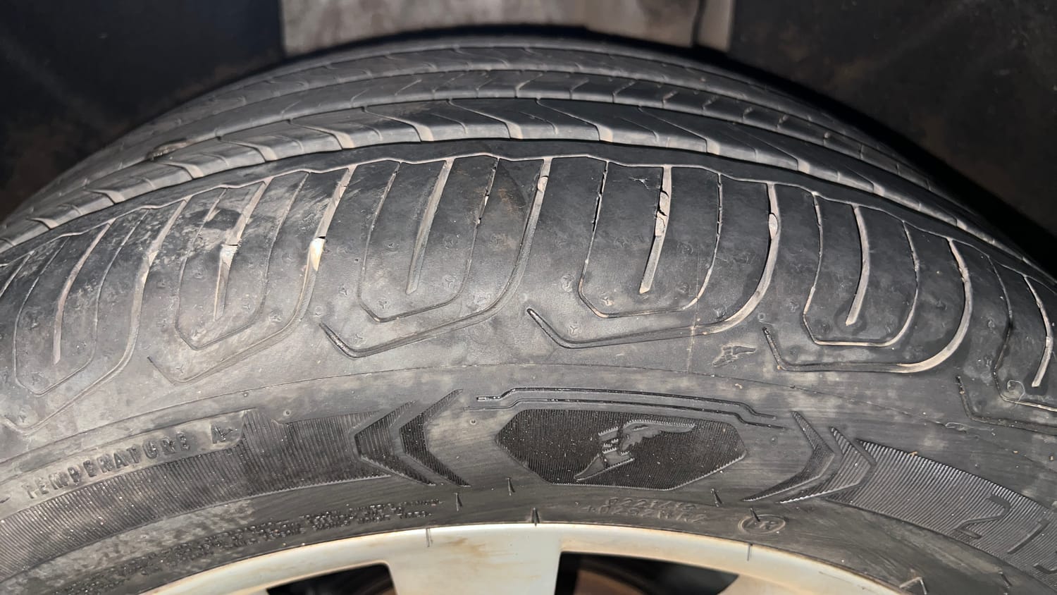 Used 2018 Skoda Superb L&K TSI AT Petrol Automatic tyres LEFT REAR TYRE TREAD VIEW