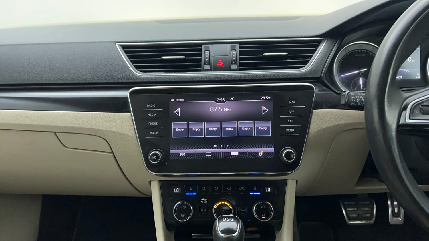 Used 2018 Skoda Superb L&K TSI AT Petrol Automatic interior MUSIC SYSTEM & AC CONTROL VIEW