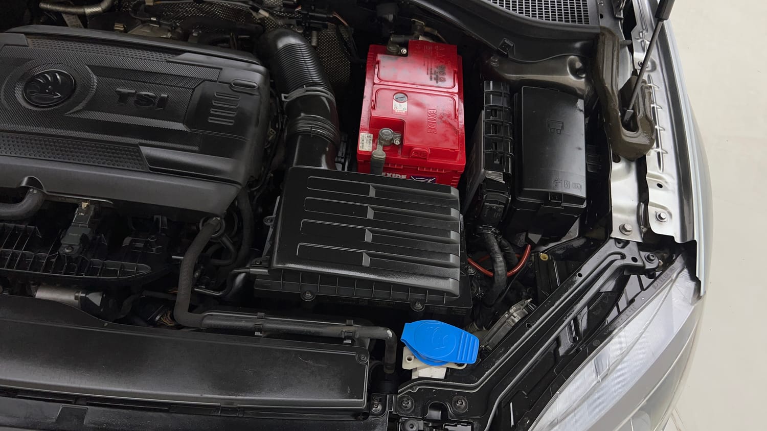 Used 2018 Skoda Superb L&K TSI AT Petrol Automatic engine ENGINE LEFT SIDE VIEW