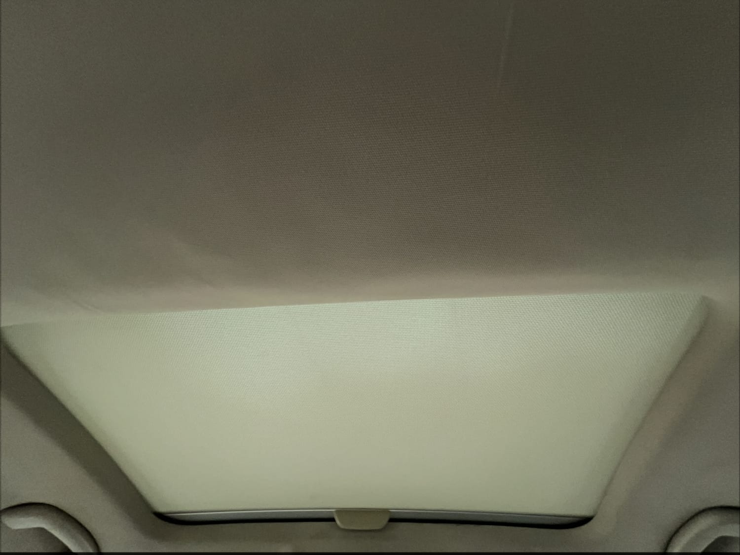 Used 2018 Skoda Superb L&K TSI AT Petrol Automatic top_features Sunroof
