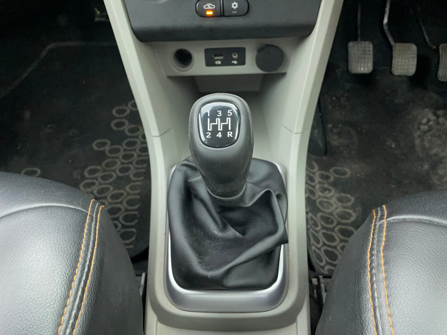 Used 2017 Tata Tiago Revotron XT Petrol Manual interior GEAR  KNOB VIEW