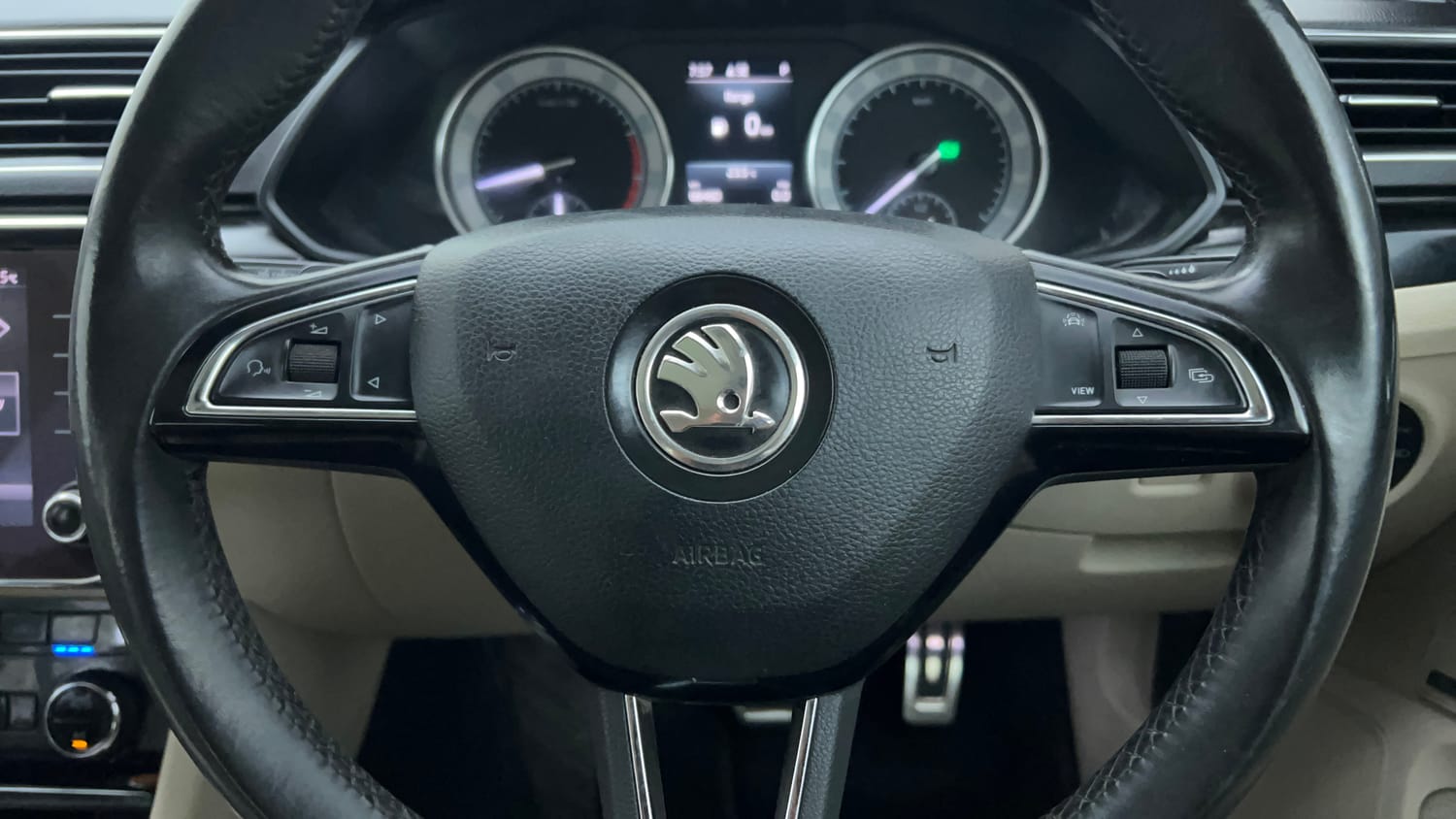 Used 2018 Skoda Superb L&K TSI AT Petrol Automatic top_features Cruise control