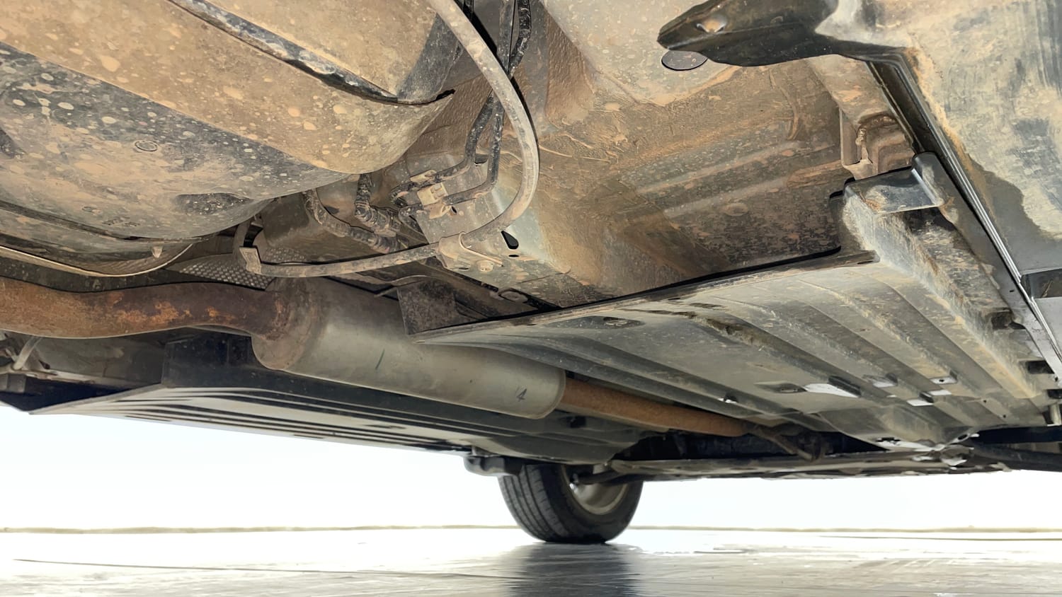 Used 2023 Maruti Suzuki Grand Vitara Alpha Smart Hybrid AllGrip Petrol Manual extra REAR RIGHT UNDERBODY VIEW