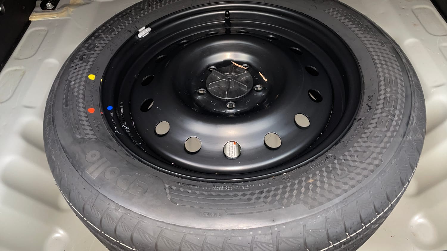 Used 2023 Maruti Suzuki Grand Vitara Alpha Smart Hybrid AllGrip Petrol Manual tyres SPARE TYRE VIEW