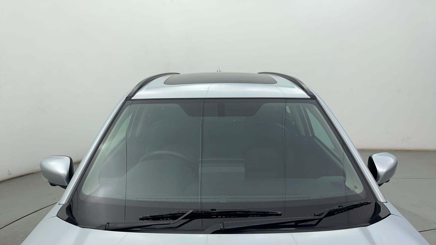 Used 2023 Maruti Suzuki Grand Vitara Alpha Smart Hybrid AllGrip Petrol Manual exterior FRONT WINDSHIELD VIEW