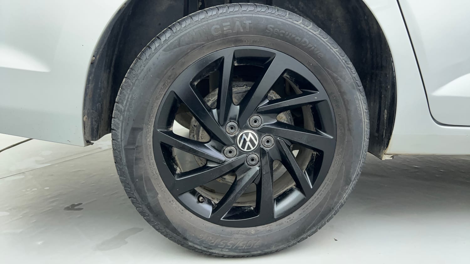 Used 2022 Volkswagen Virtus GT Plus 1.5 TSI EVO DSG Petrol Automatic tyres RIGHT REAR TYRE RIM VIEW