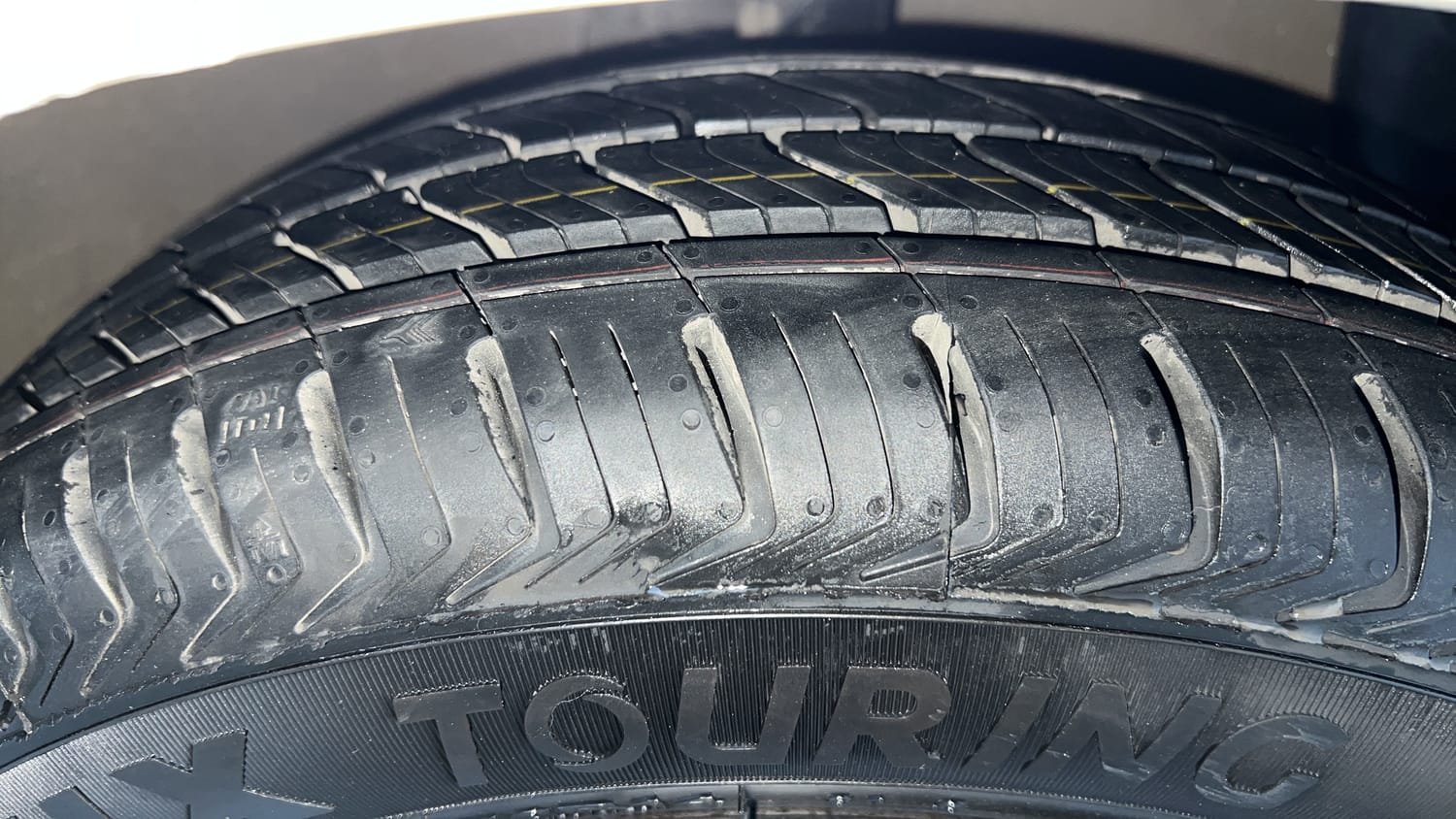 Used 2015 Hyundai Grand i10 Sportz 1.2 Kappa VTVT Petrol Manual tyres RIGHT FRONT TYRE TREAD VIEW
