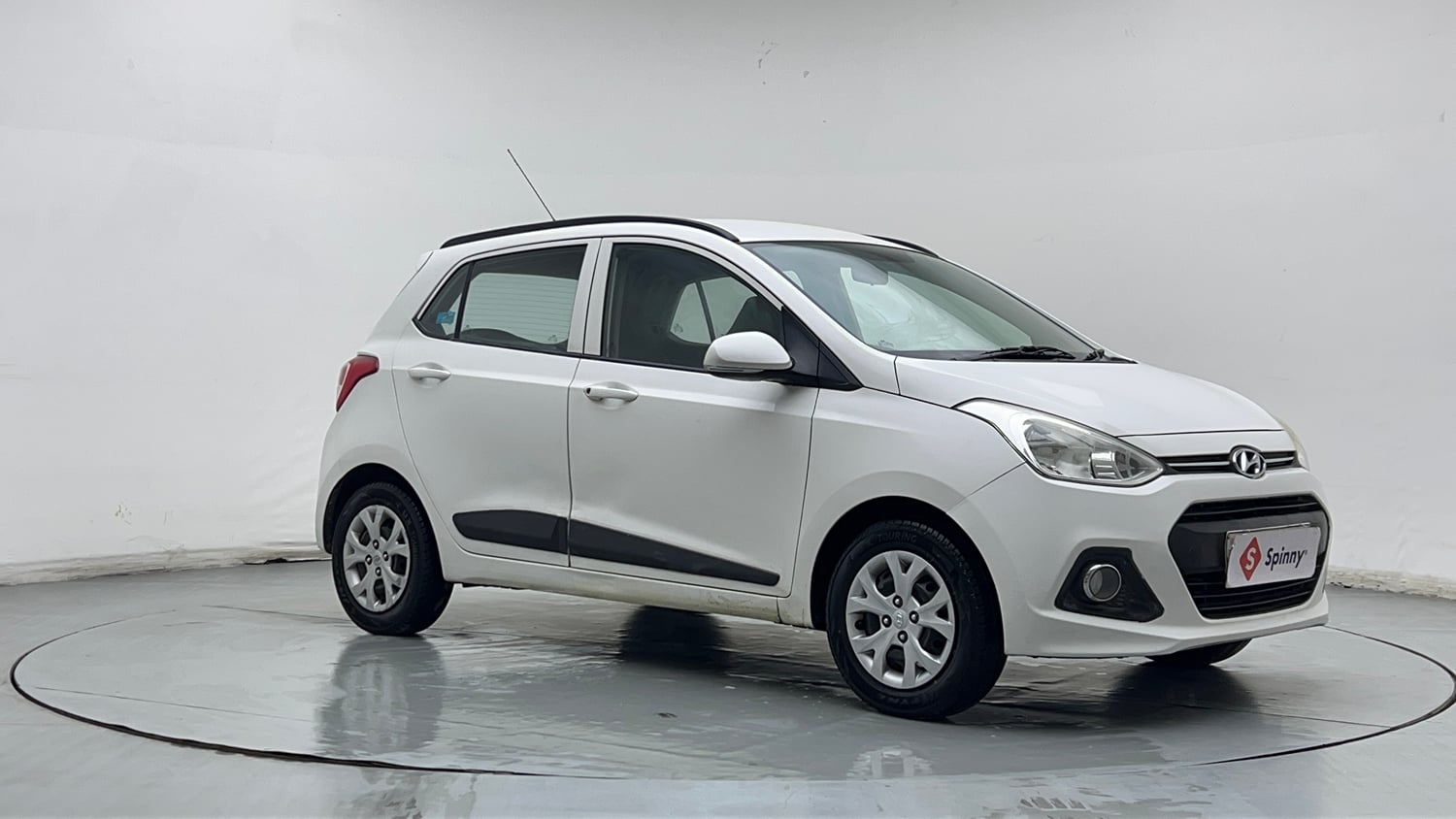 Used 2015 Hyundai Grand i10 Sportz 1.2 Kappa VTVT Petrol Manual exterior RIGHT FRONT CORNER VIEW