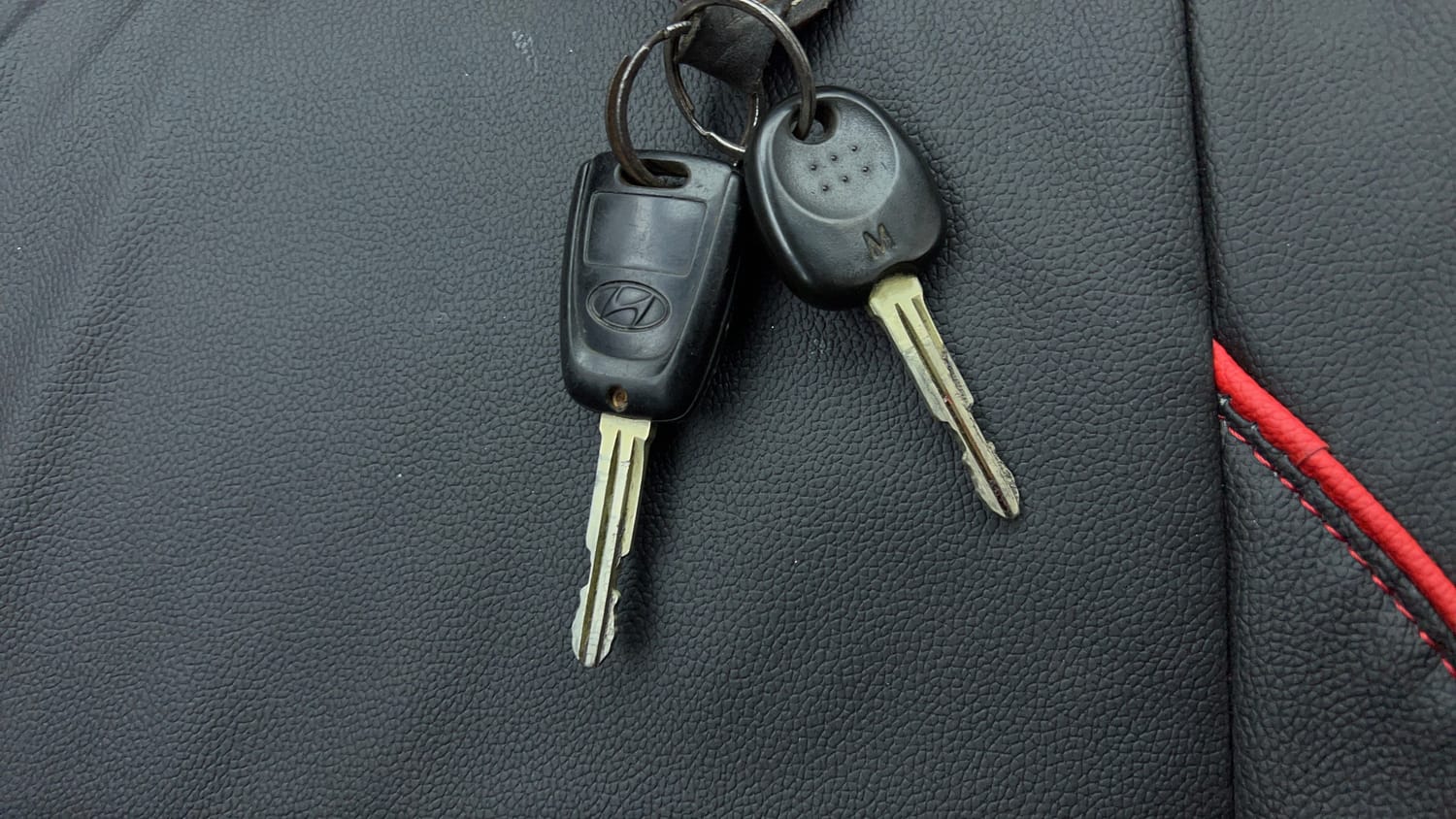 Used 2015 Hyundai Grand i10 Sportz 1.2 Kappa VTVT Petrol Manual extra CAR KEY VIEW