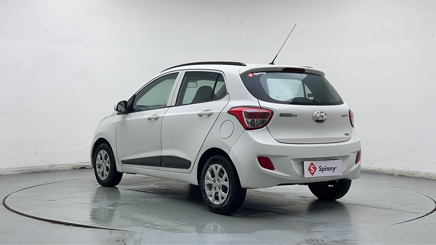Used 2015 Hyundai Grand i10 Sportz 1.2 Kappa VTVT Petrol Manual exterior LEFT REAR CORNER VIEW