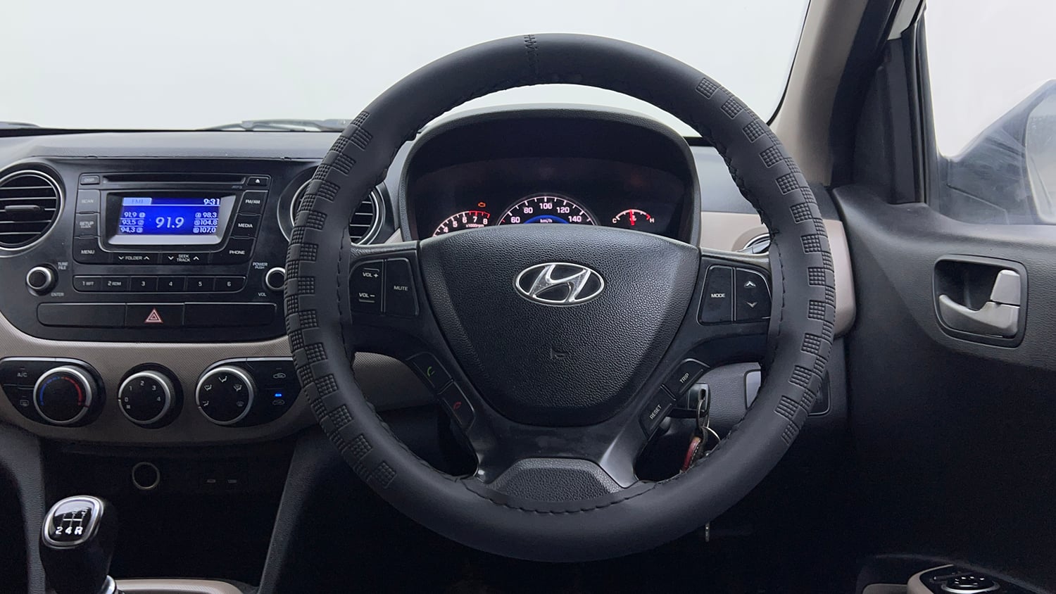 Used 2015 Hyundai Grand i10 Sportz 1.2 Kappa VTVT Petrol Manual interior STEERING VIEW