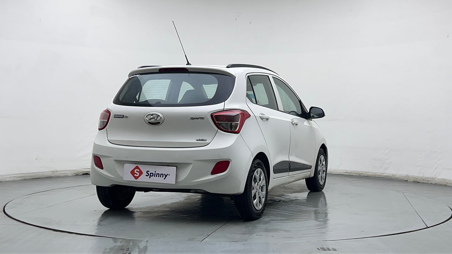 Used 2015 Hyundai Grand i10 Sportz 1.2 Kappa VTVT Petrol Manual exterior RIGHT REAR CORNER VIEW