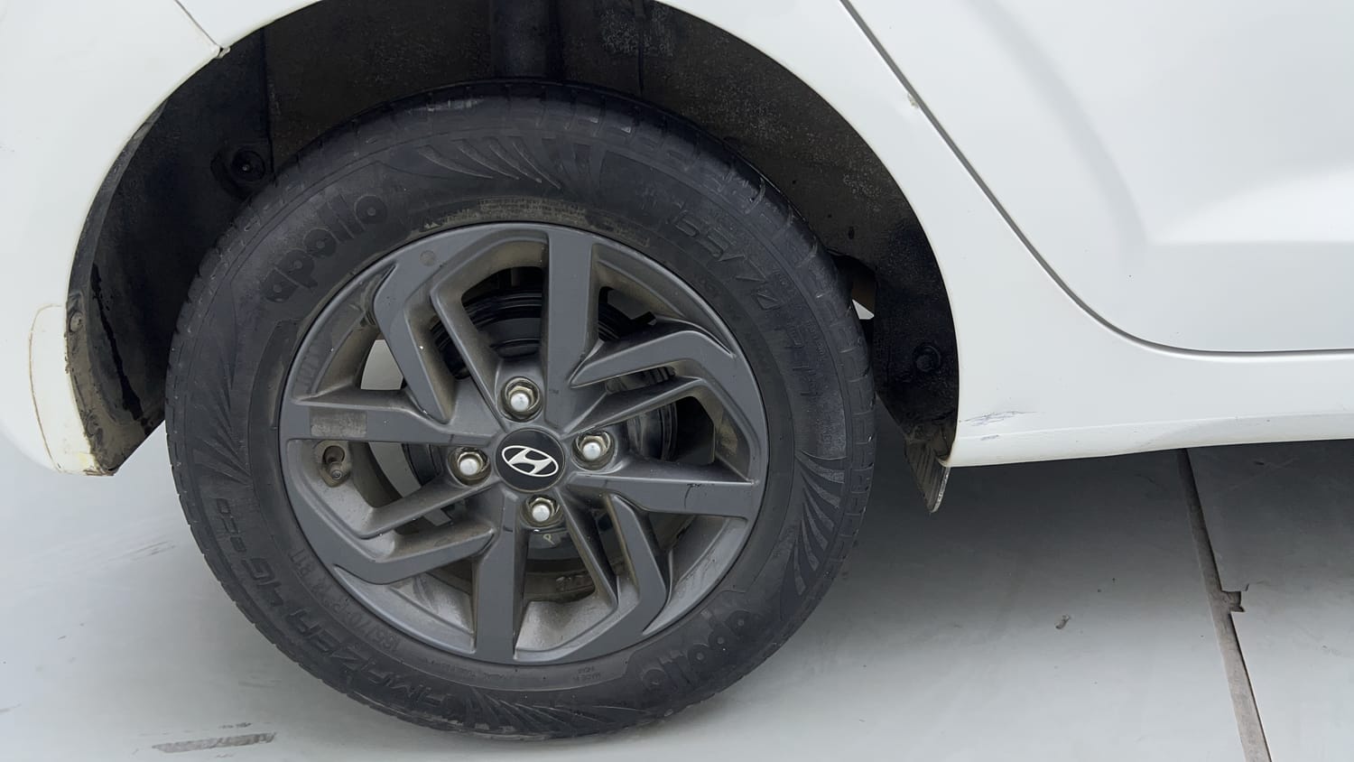 Used 2021 Hyundai Grand i10 Nios Sportz U2 1.2 CRDi Diesel Manual tyres RIGHT REAR TYRE RIM VIEW