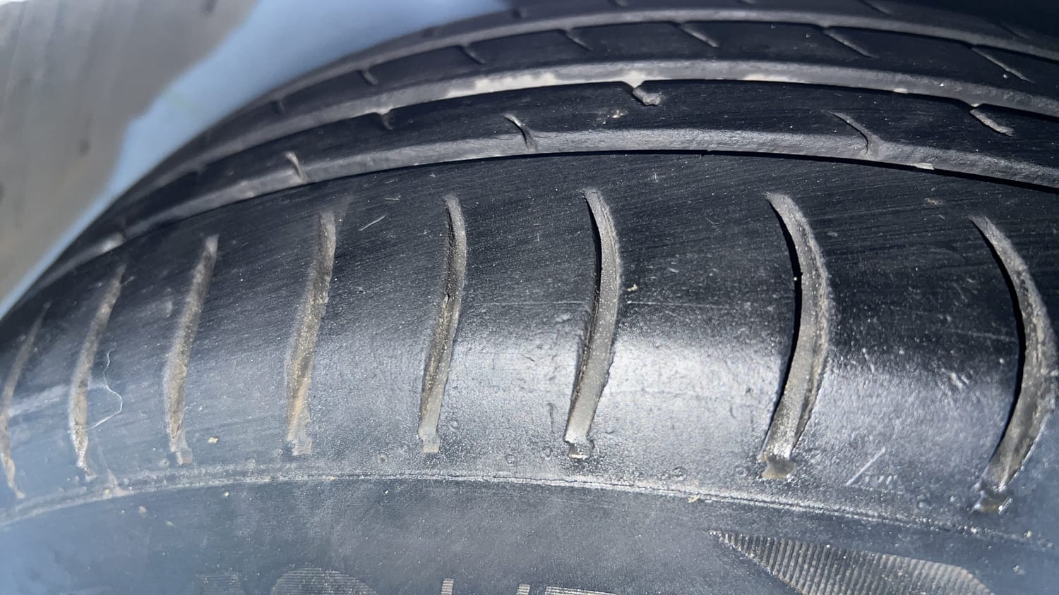 Used 2021 Hyundai Grand i10 Nios Sportz U2 1.2 CRDi Diesel Manual tyres LEFT FRONT TYRE TREAD VIEW