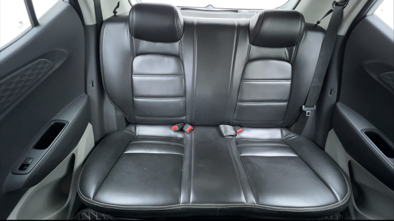 Used 2021 Hyundai Grand i10 Nios Sportz U2 1.2 CRDi Diesel Manual interior REAR SEAT CONDITION VIEW
