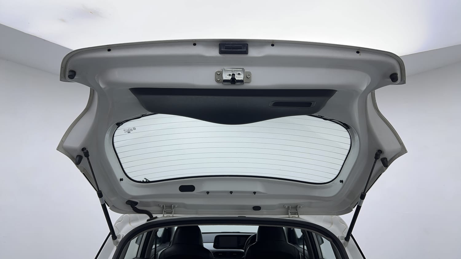 Used 2021 Hyundai Grand i10 Nios Sportz U2 1.2 CRDi Diesel Manual interior DICKY DOOR OPEN VIEW