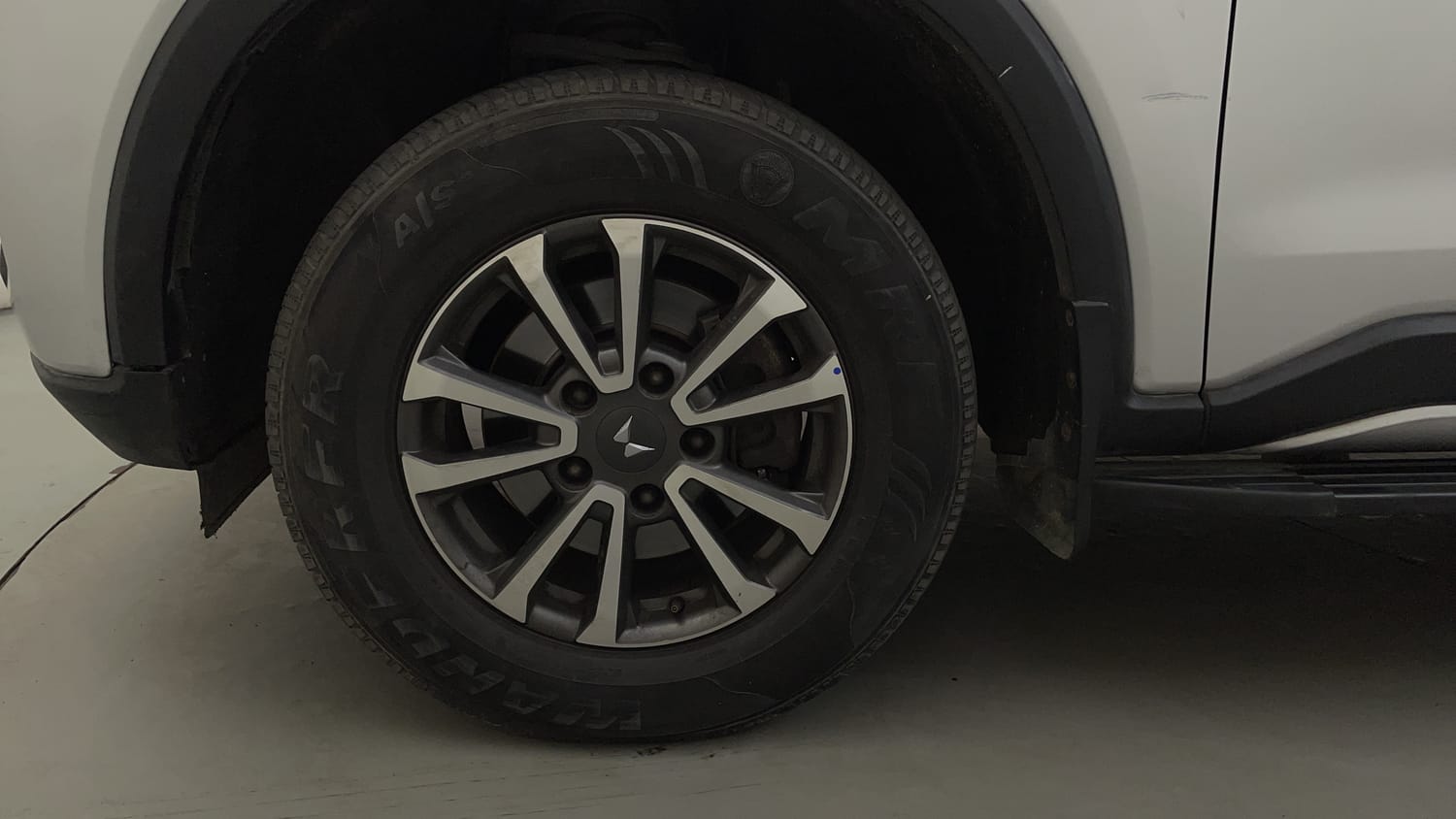 Used 2023 Mahindra Scorpio N Z8 L Petrol MT 7 STR Petrol Manual tyres LEFT FRONT TYRE RIM VIEW
