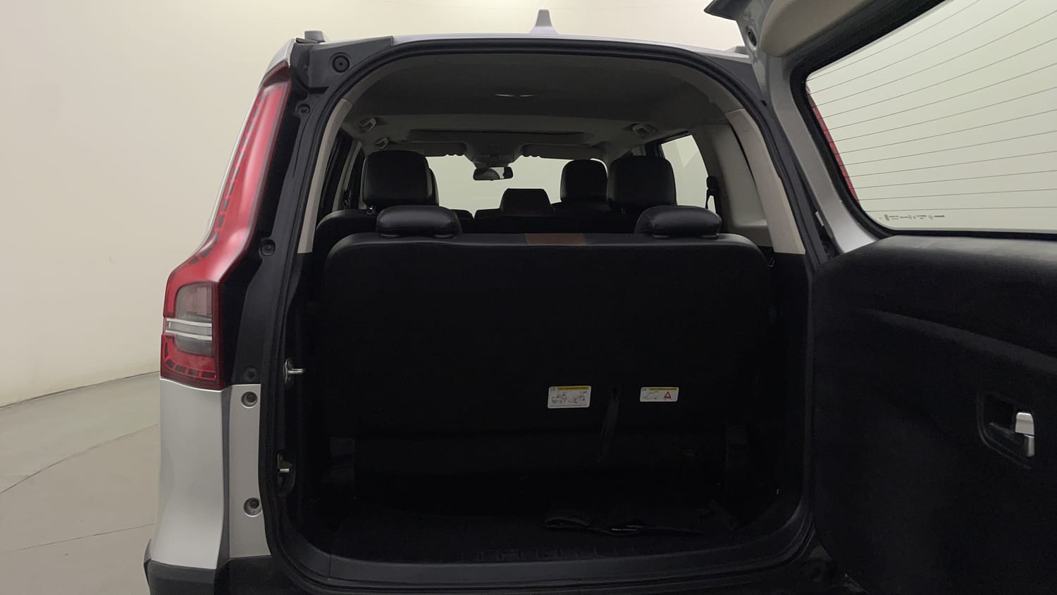 Used 2023 Mahindra Scorpio N Z8 L Petrol MT 7 STR Petrol Manual interior DICKY INSIDE VIEW