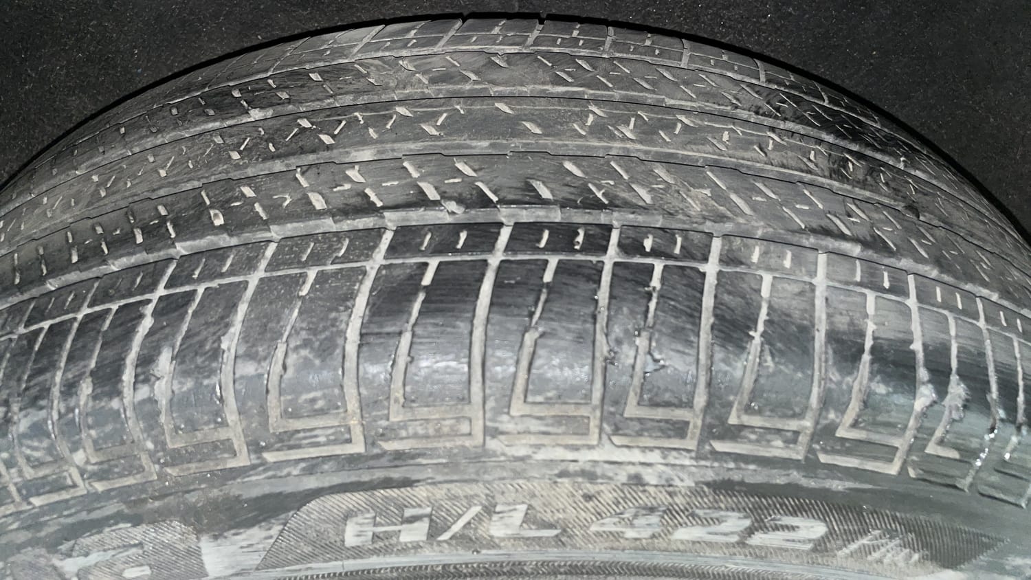 Used 2023 Mahindra Scorpio N Z8 L Petrol MT 7 STR Petrol Manual tyres RIGHT REAR TYRE TREAD VIEW