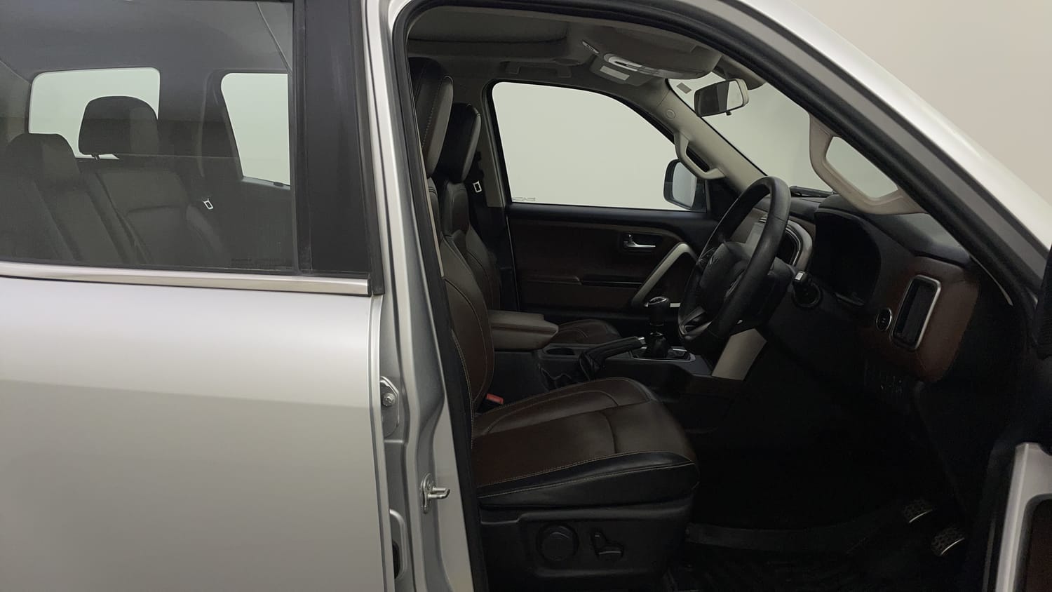 Used 2023 Mahindra Scorpio N Z8 L Petrol MT 7 STR Petrol Manual interior RIGHT SIDE FRONT DOOR CABIN VIEW