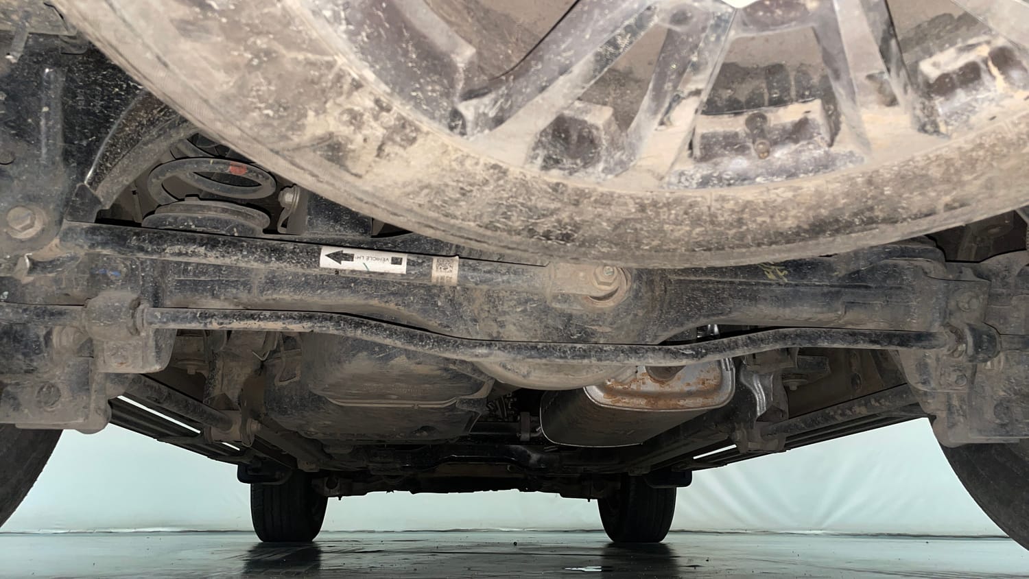 Used 2023 Mahindra Scorpio N Z8 L Petrol MT 7 STR Petrol Manual extra REAR UNDERBODY VIEW (TAKEN FROM REAR)