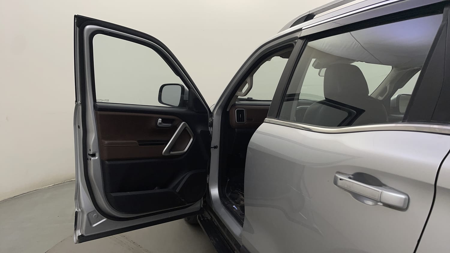 Used 2023 Mahindra Scorpio N Z8 L Petrol MT 7 STR Petrol Manual interior LEFT FRONT DOOR OPEN VIEW