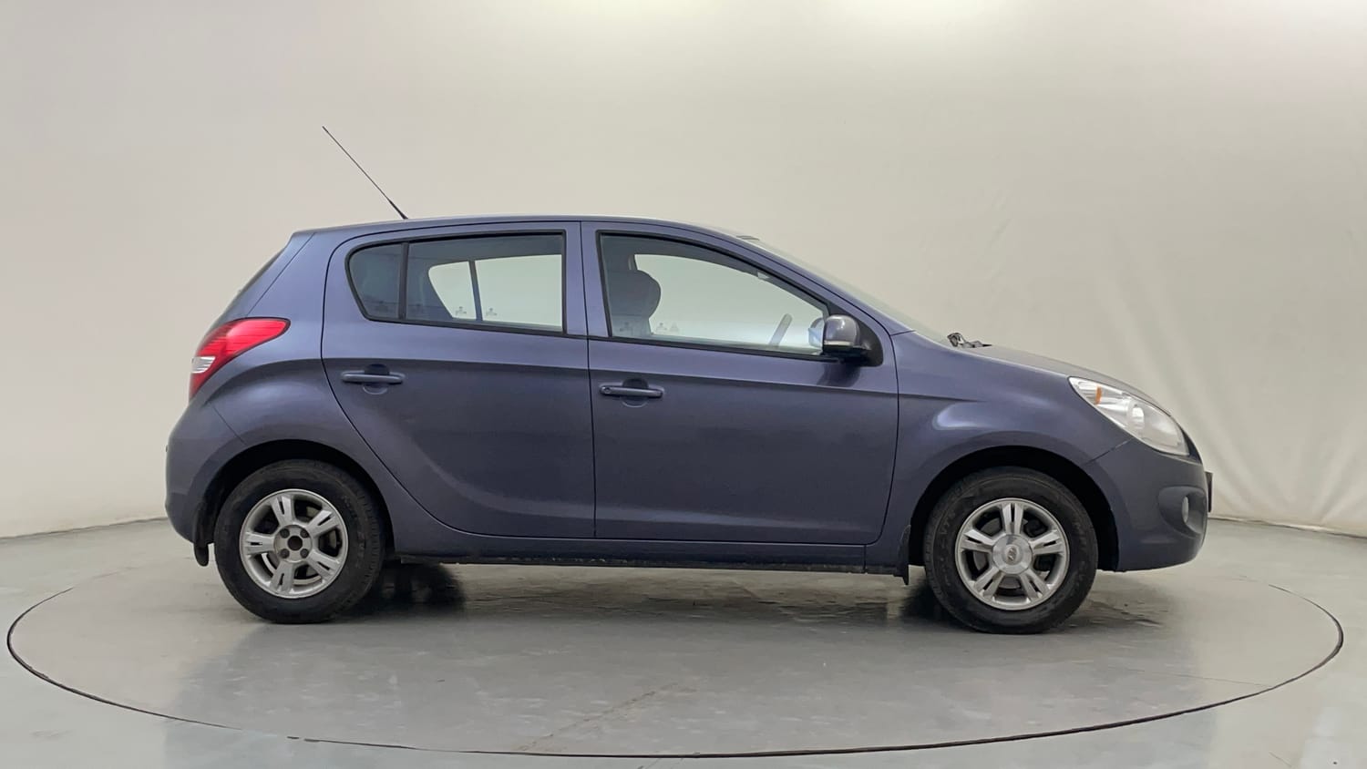 Used 2011 Hyundai i20 Asta 1.4 AT Petrol Automatic exterior RIGHT SIDE VIEW