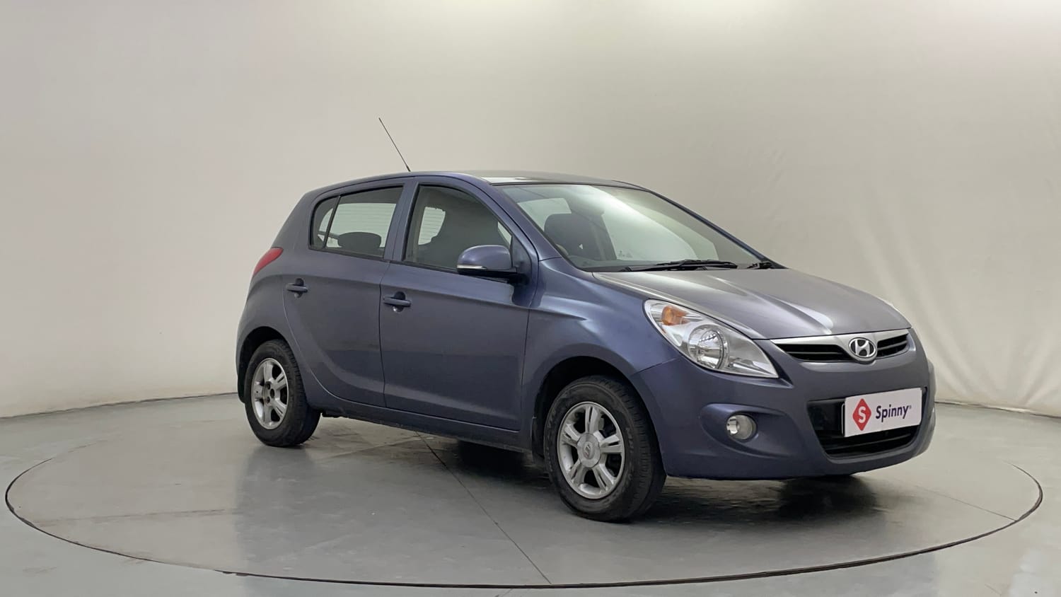Used 2011 Hyundai i20 Asta 1.4 AT Petrol Automatic exterior RIGHT FRONT CORNER VIEW