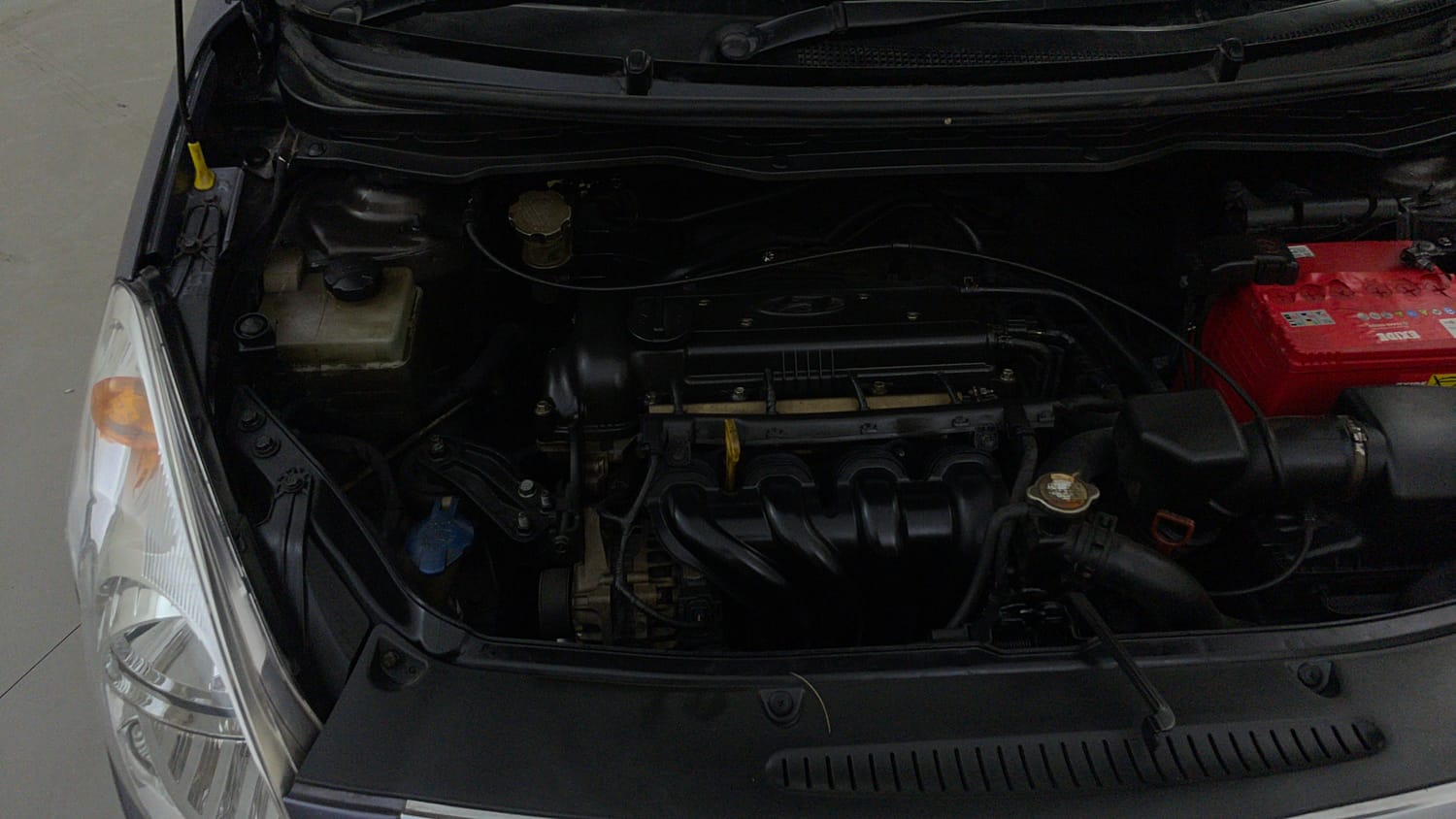 Used 2011 Hyundai i20 Asta 1.4 AT Petrol Automatic engine ENGINE RIGHT SIDE VIEW