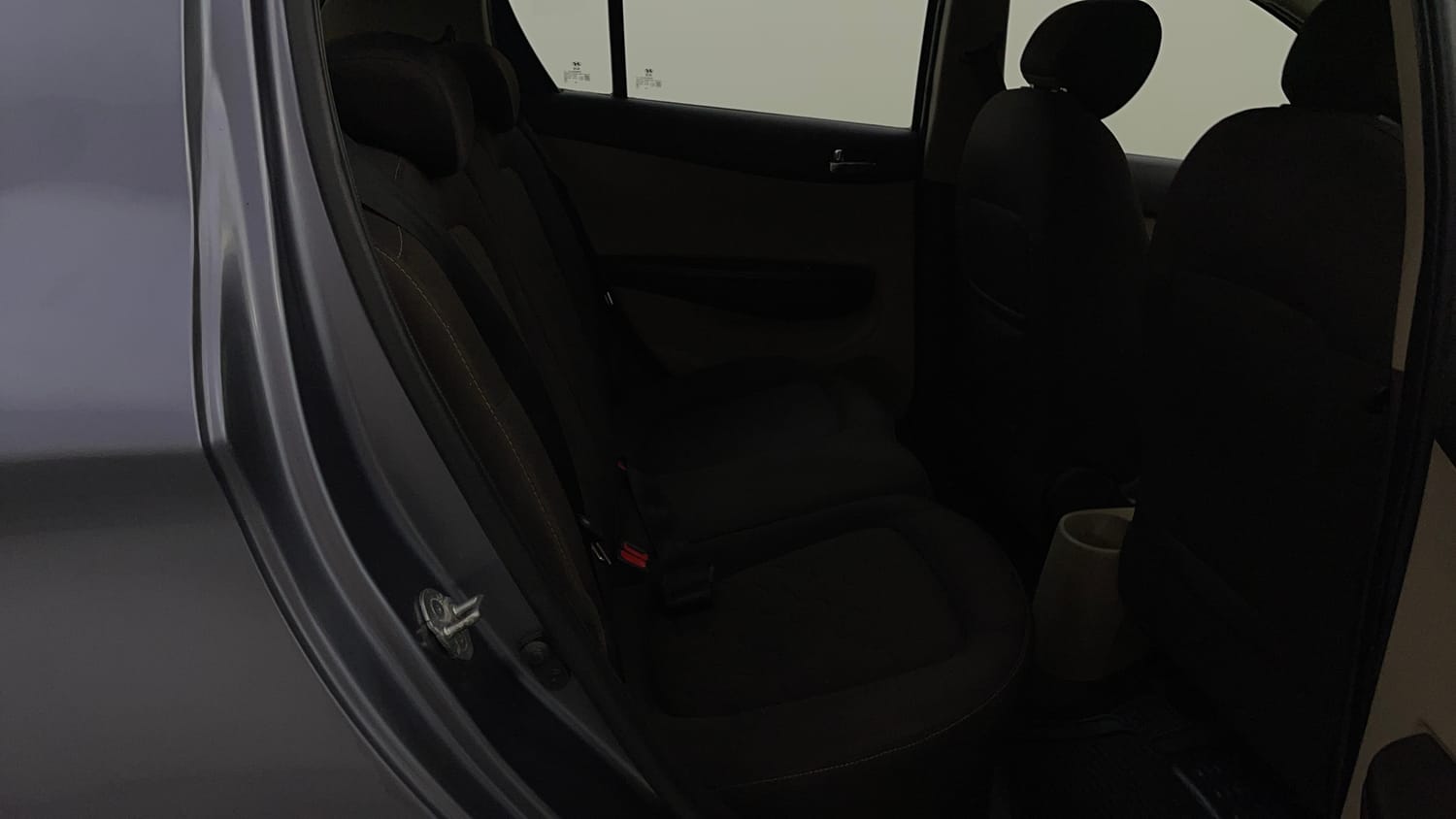 Used 2011 Hyundai i20 Asta 1.4 AT Petrol Automatic interior RIGHT SIDE REAR DOOR CABIN VIEW
