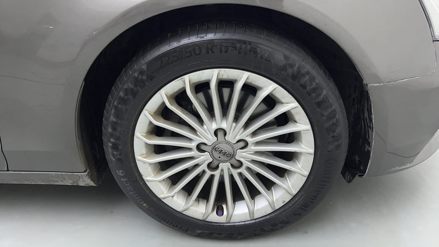 Used 2016 Audi A4 2.0 TDI (177bhp) Premium Plus Diesel Automatic tyres RIGHT FRONT TYRE RIM VIEW