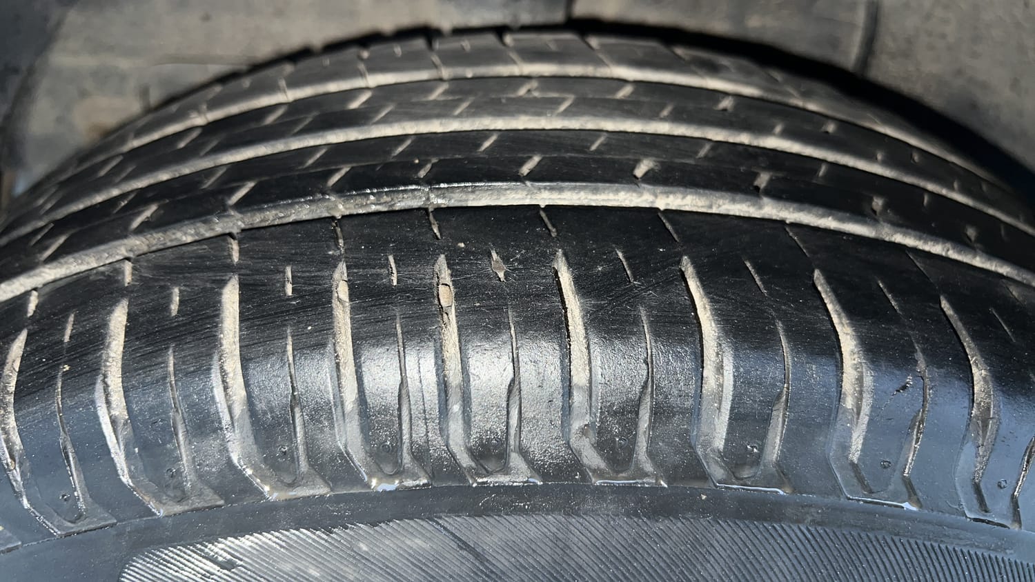 Used 2014 Hyundai Elite i20 Sportz 1.2 Petrol Manual tyres RIGHT REAR TYRE TREAD VIEW
