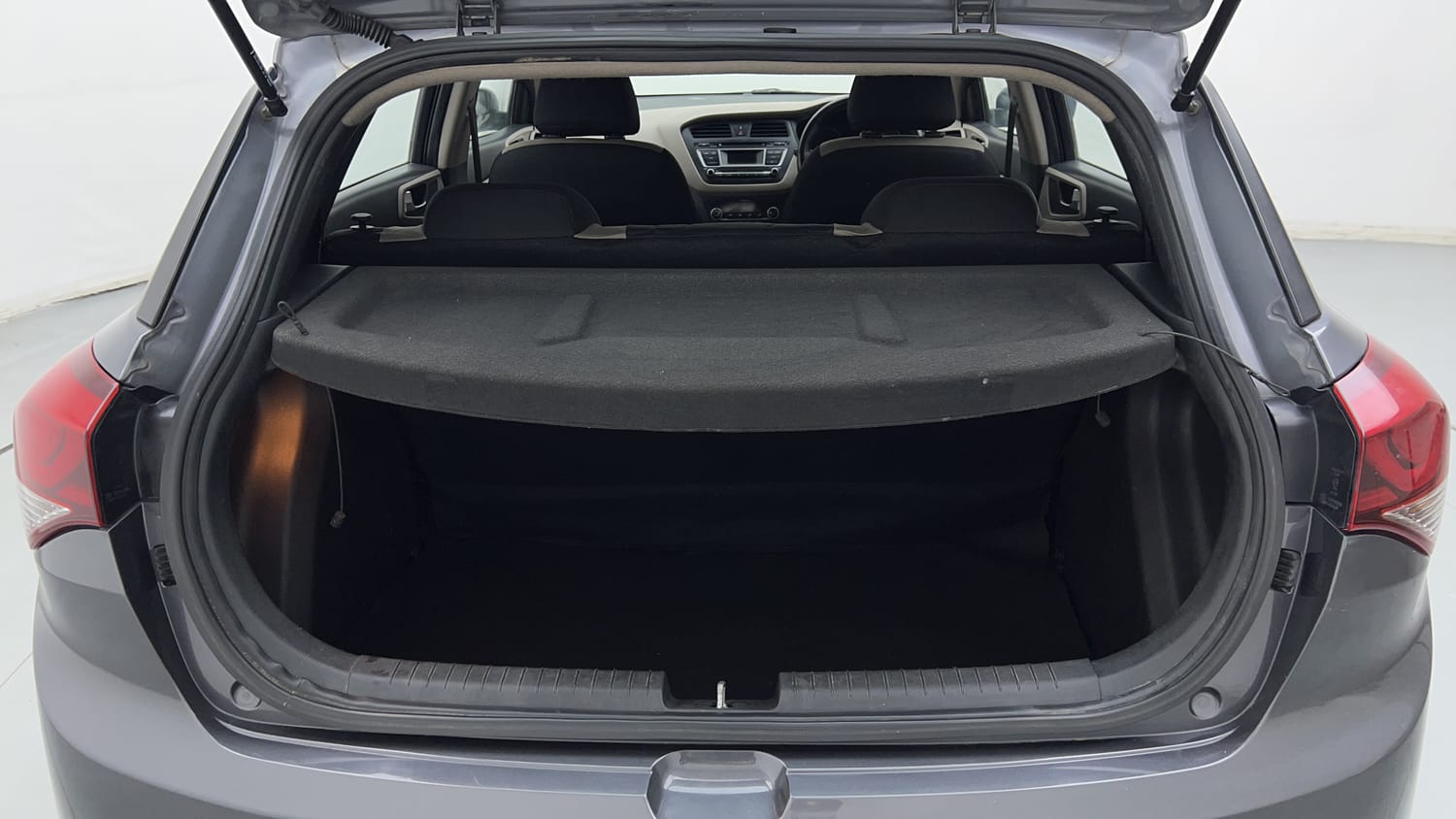 Used 2014 Hyundai Elite i20 Sportz 1.2 Petrol Manual interior DICKY INSIDE VIEW