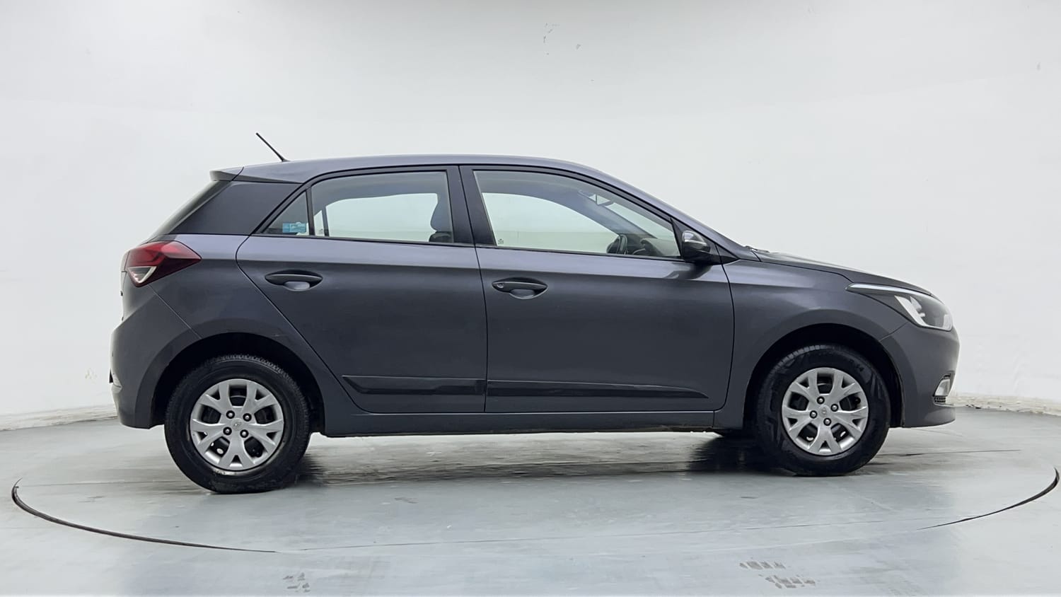 Used 2014 Hyundai Elite i20 Sportz 1.2 Petrol Manual exterior RIGHT SIDE VIEW