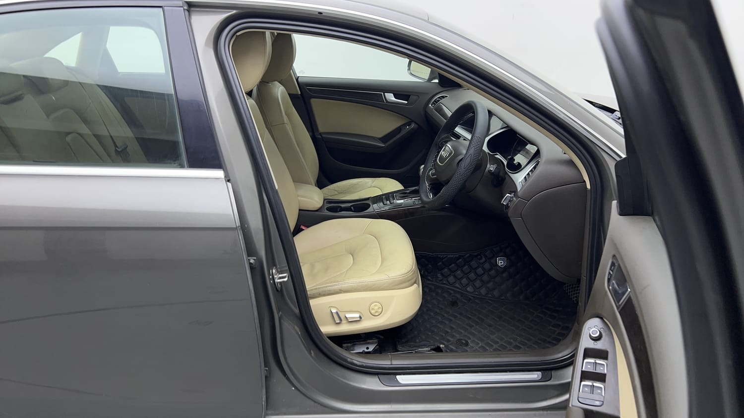 Used 2016 Audi A4 2.0 TDI (177bhp) Premium Plus Diesel Automatic interior RIGHT SIDE FRONT DOOR CABIN VIEW