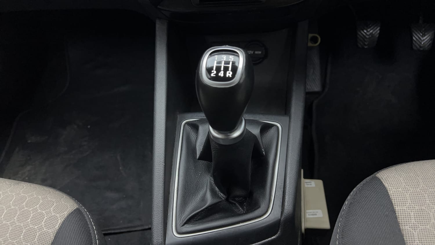 Used 2014 Hyundai Elite i20 Sportz 1.2 Petrol Manual interior GEAR  KNOB VIEW