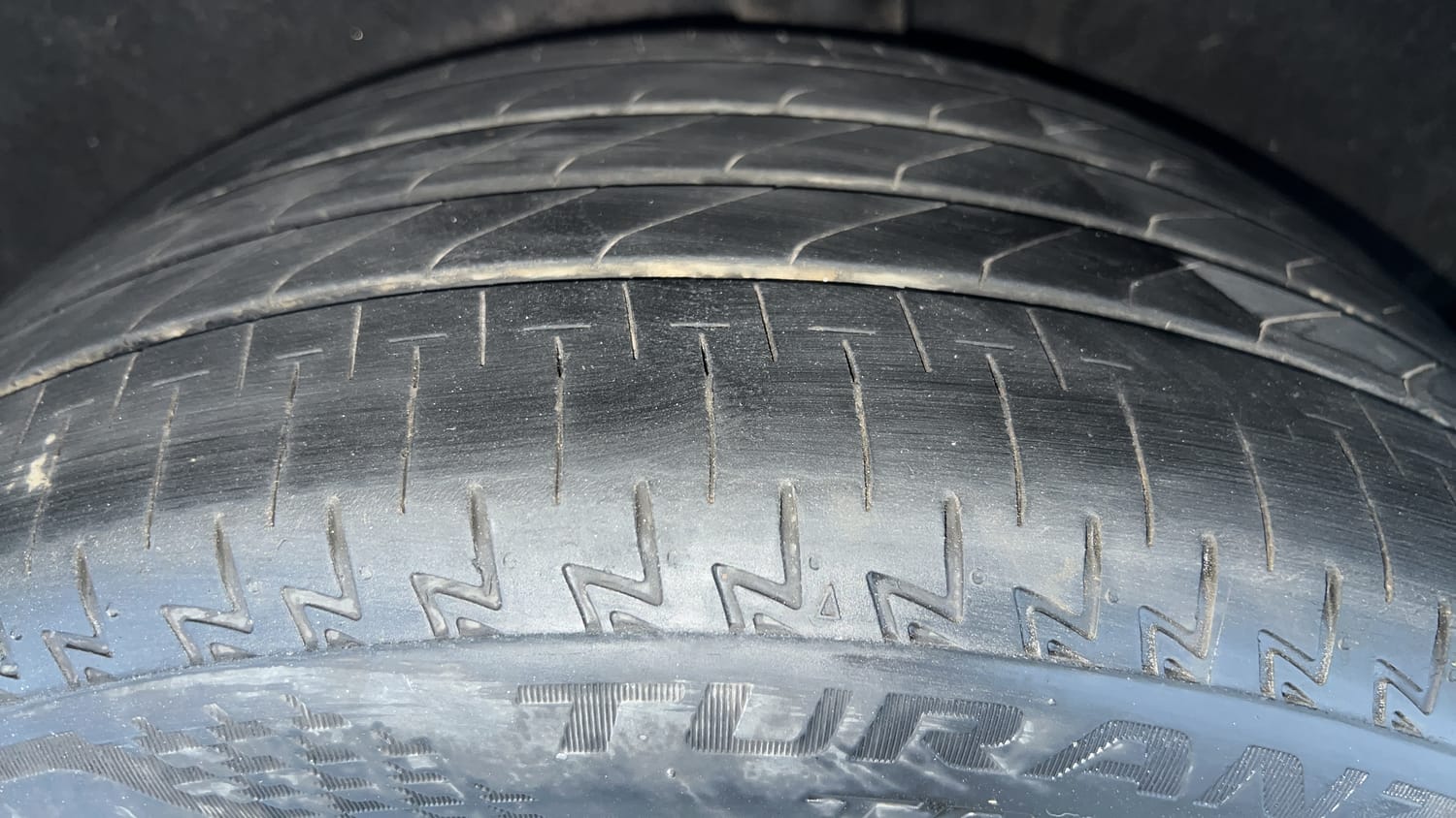 Used 2016 Audi A4 2.0 TDI (177bhp) Premium Plus Diesel Automatic tyres LEFT REAR TYRE TREAD VIEW