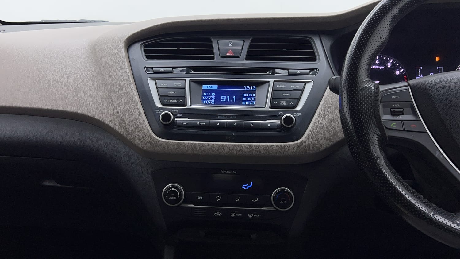 Used 2014 Hyundai Elite i20 Sportz 1.2 Petrol Manual interior MUSIC SYSTEM & AC CONTROL VIEW