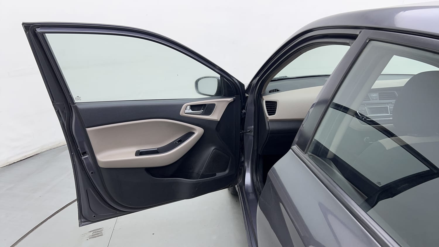 Used 2014 Hyundai Elite i20 Sportz 1.2 Petrol Manual interior LEFT FRONT DOOR OPEN VIEW