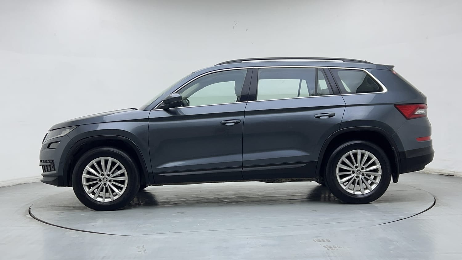 Used 2018 Skoda Kodiaq Style 2.0 TDI 4x4 AT Diesel Automatic exterior LEFT SIDE VIEW
