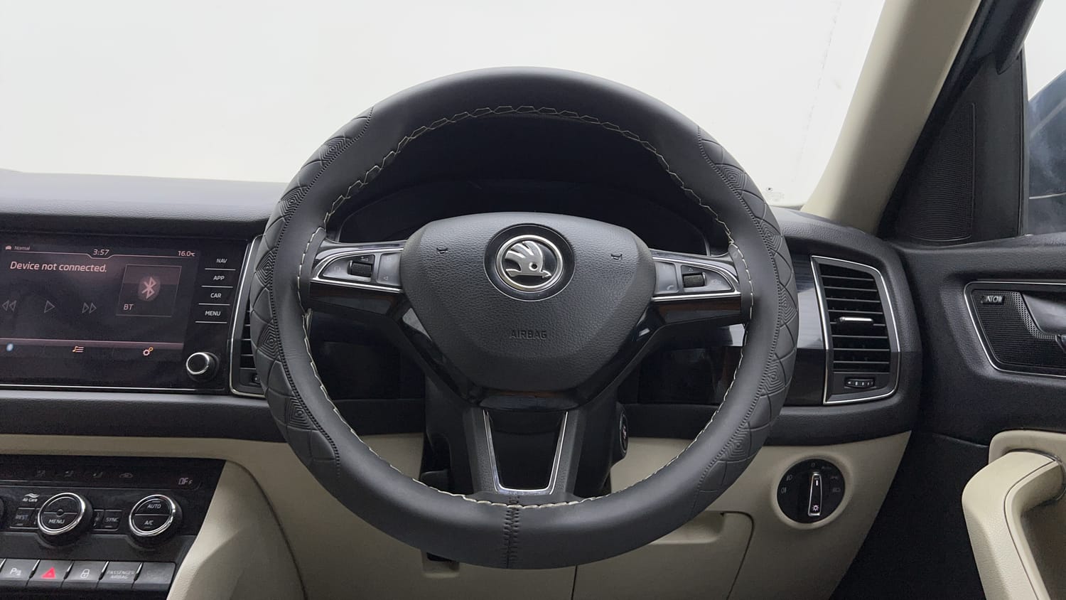 Used 2018 Skoda Kodiaq Style 2.0 TDI 4x4 AT Diesel Automatic interior STEERING VIEW