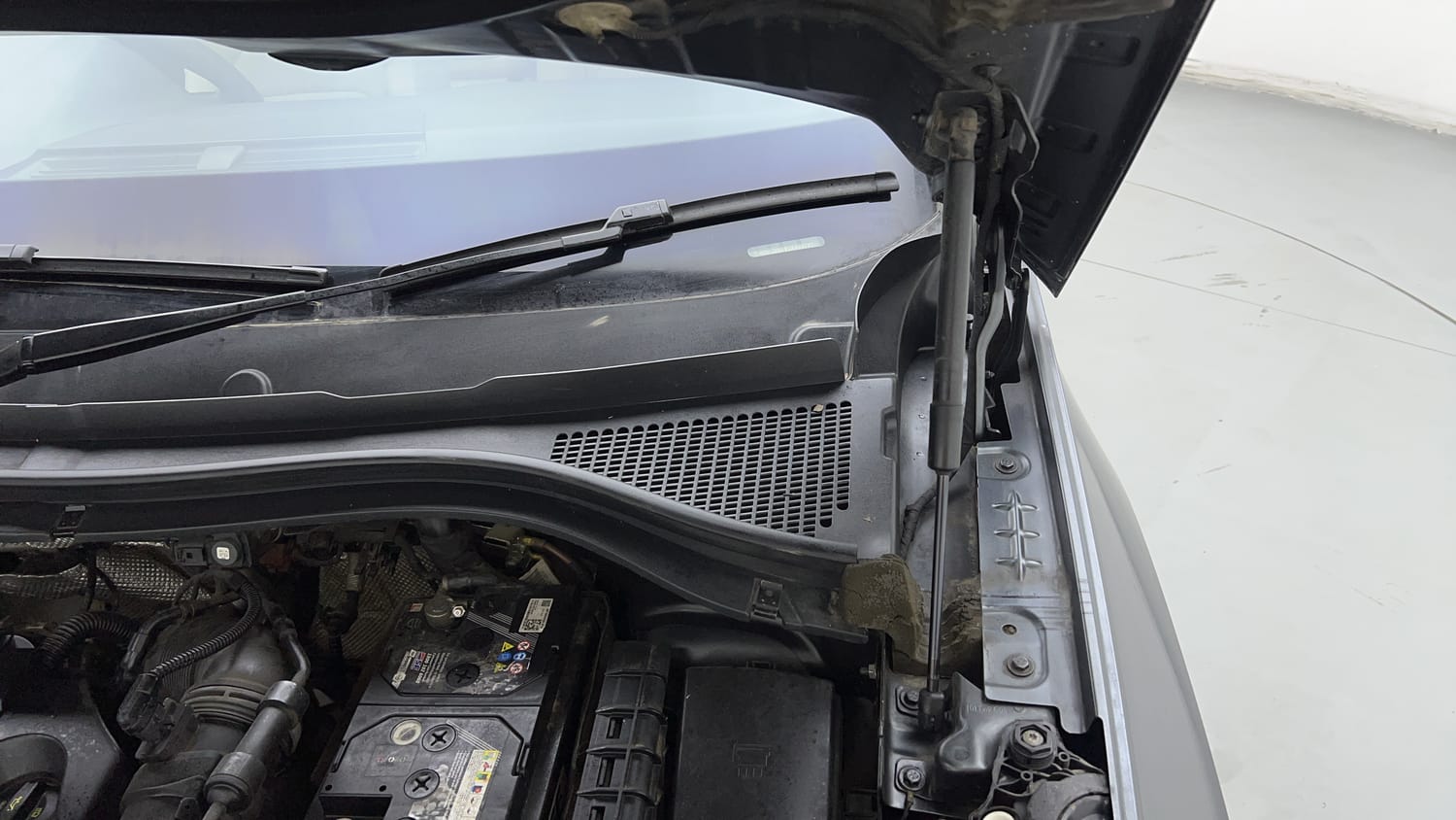 Used 2018 Skoda Kodiaq Style 2.0 TDI 4x4 AT Diesel Automatic engine ENGINE LEFT SIDE HINGE & APRON VIEW