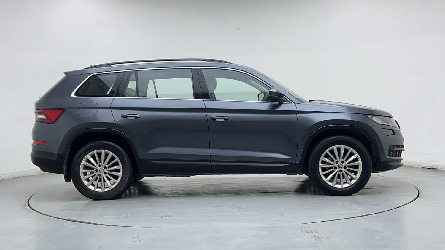Used 2018 Skoda Kodiaq Style 2.0 TDI 4x4 AT Diesel Automatic exterior RIGHT SIDE VIEW