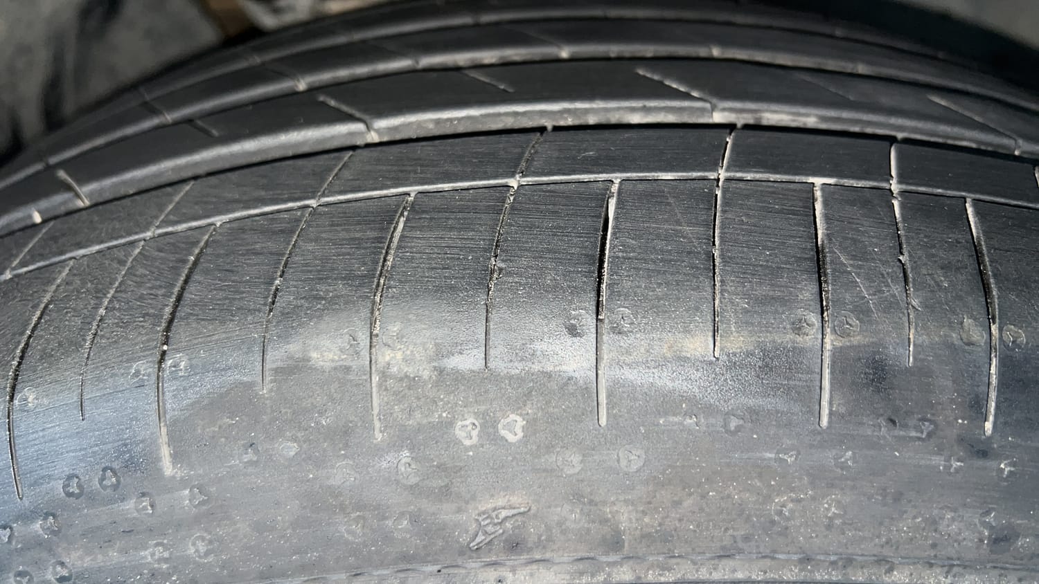 Used 2018 Skoda Kodiaq Style 2.0 TDI 4x4 AT Diesel Automatic tyres RIGHT FRONT TYRE TREAD VIEW