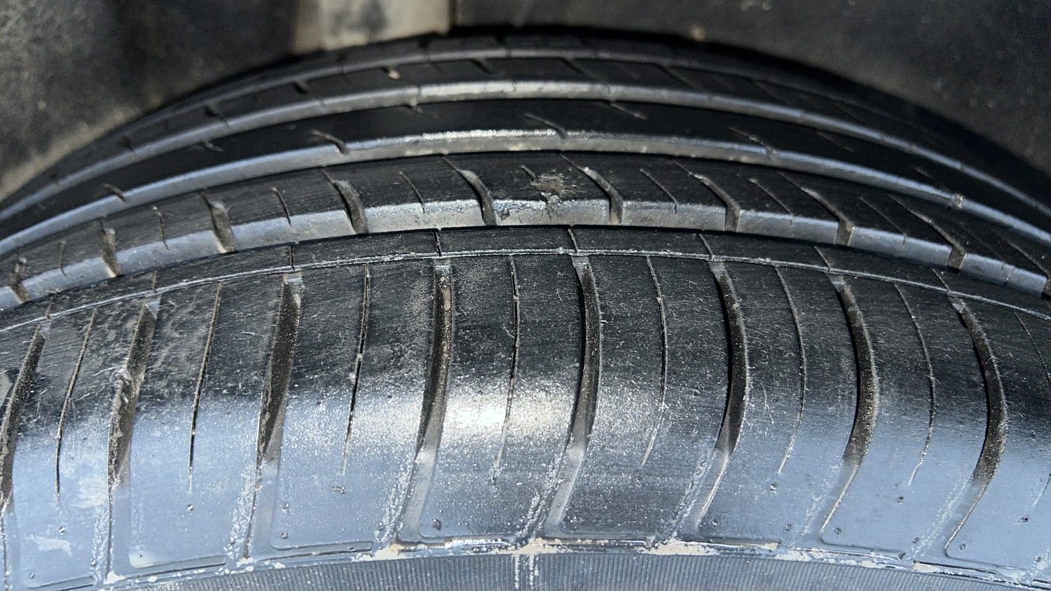 Used 2018 Skoda Kodiaq Style 2.0 TDI 4x4 AT Diesel Automatic tyres RIGHT REAR TYRE TREAD VIEW