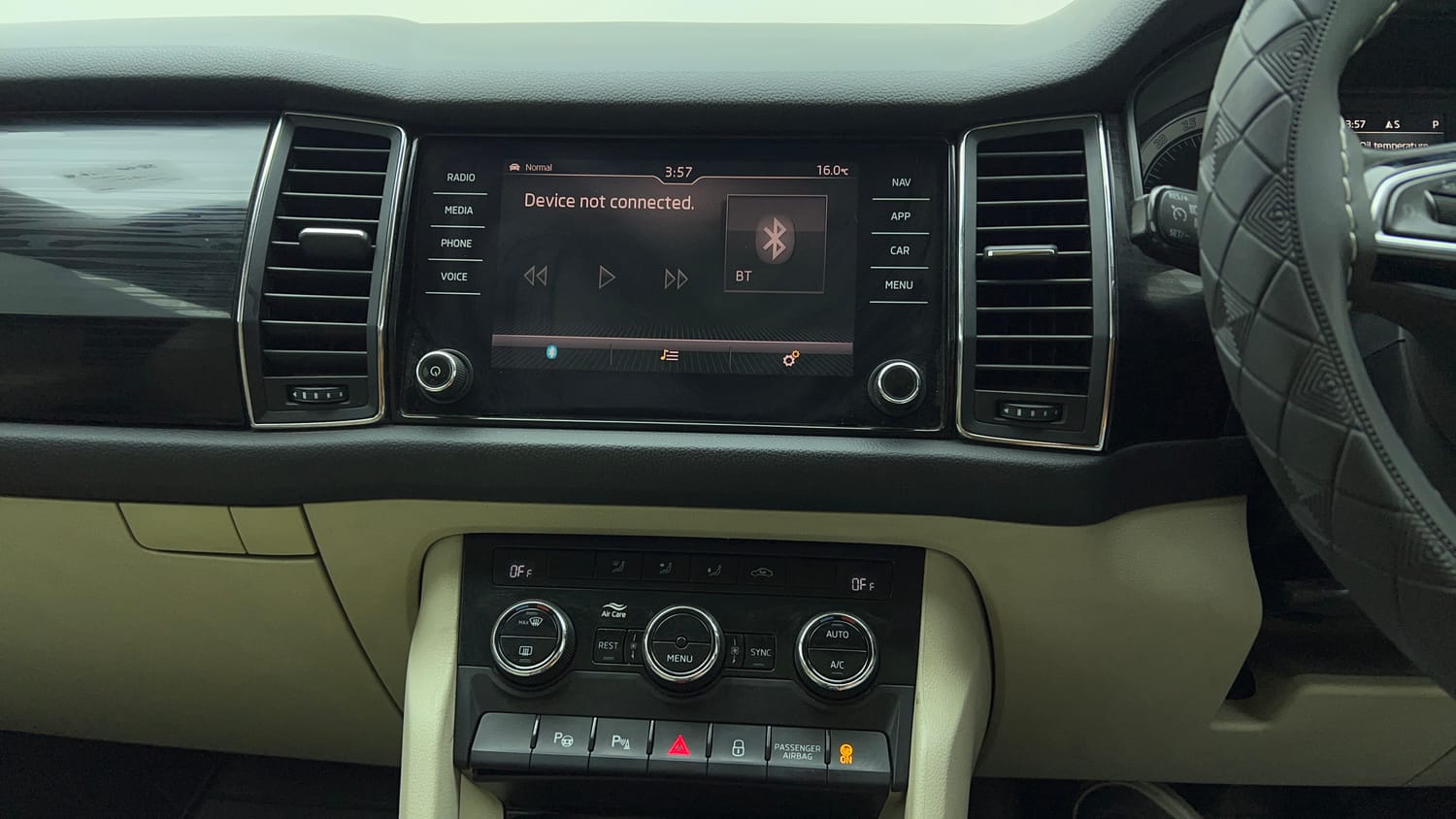 Used 2018 Skoda Kodiaq Style 2.0 TDI 4x4 AT Diesel Automatic top_features Integrated (in-dash) music system