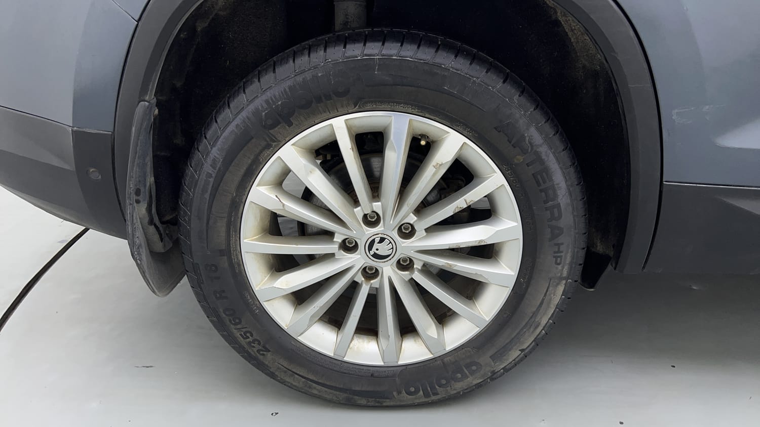 Used 2018 Skoda Kodiaq Style 2.0 TDI 4x4 AT Diesel Automatic tyres RIGHT REAR TYRE RIM VIEW